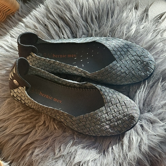 bernie mev. Shoes - Bernie Mev Women's Catwalk Ballet Flat Shoes Pewter Silver Woven Size 40 9